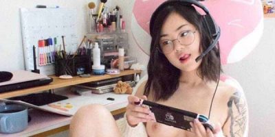รูปโป๊ฟรี เกมเมอร์สาวน่ารักอ้าหีอวดแฟนคลับ หีอวบๆ น่าเย็ดทำเมียสุดๆ