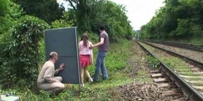 หนัง x ฟรีใหม่ เกิดอารณ์เงี่ยนอยากเย็ดเลยออฟสาวมา รุมเย็ดสาวริมทางรถไฟ