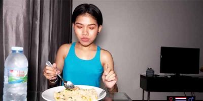 ฝรั่งหนุ่มเปิดห้อง เยดสดเมียสาว ชาวไทย xxxx จัดแตกในท่าหมาไปอย่างเสียว